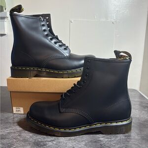 1460 SMOOTH LEATHER LACE UP BOOTS